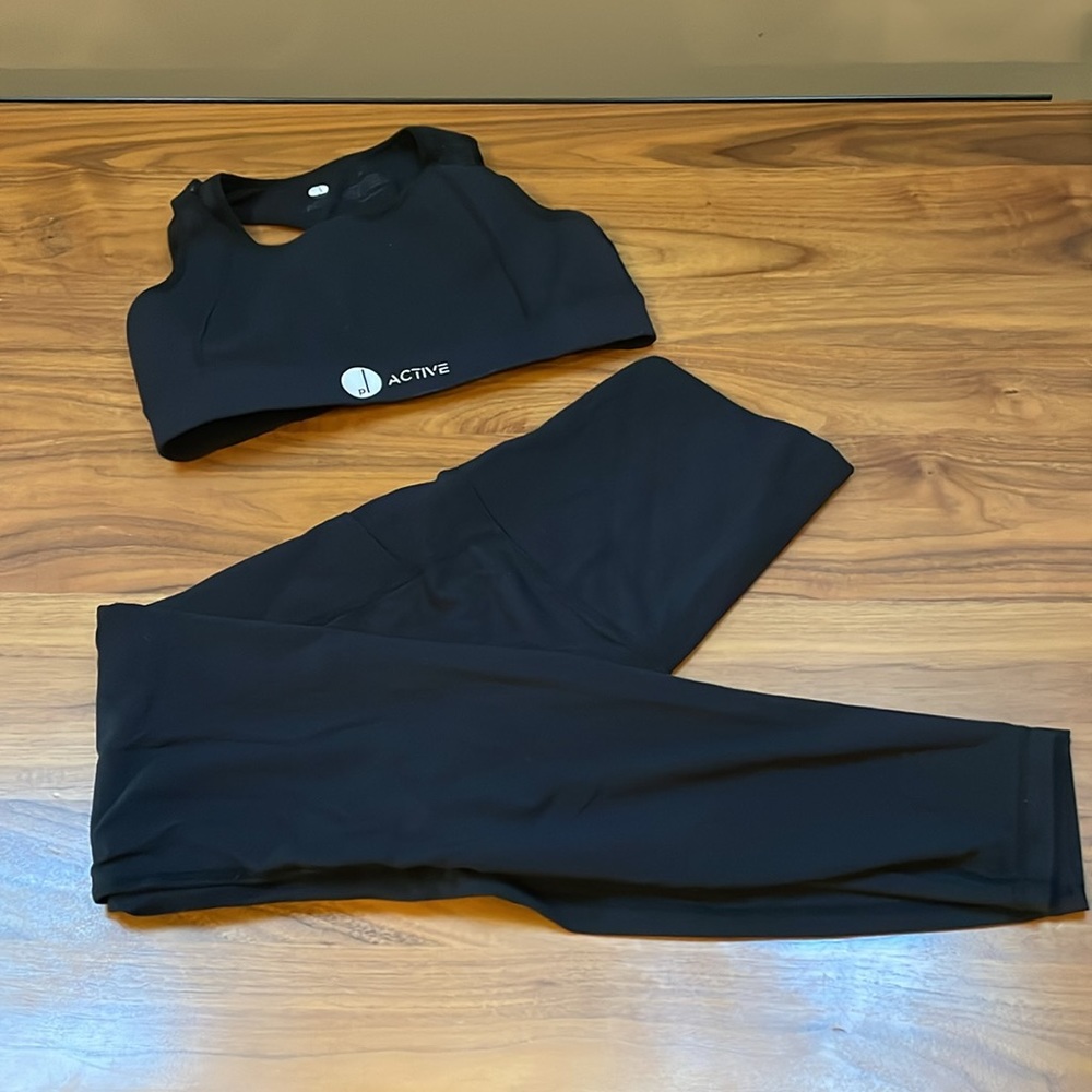 Nursing/maternity Sports Bra and maternity/postpartum leggings, M